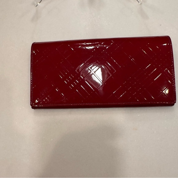 BURBERRY Nova Check Patent Leather Bi-fold Long Wallet Red - Picture 2 of 16